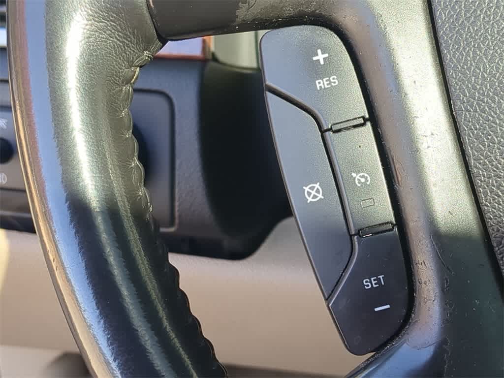 Thumbnail: 2007 Chevrolet Tahoe - 24