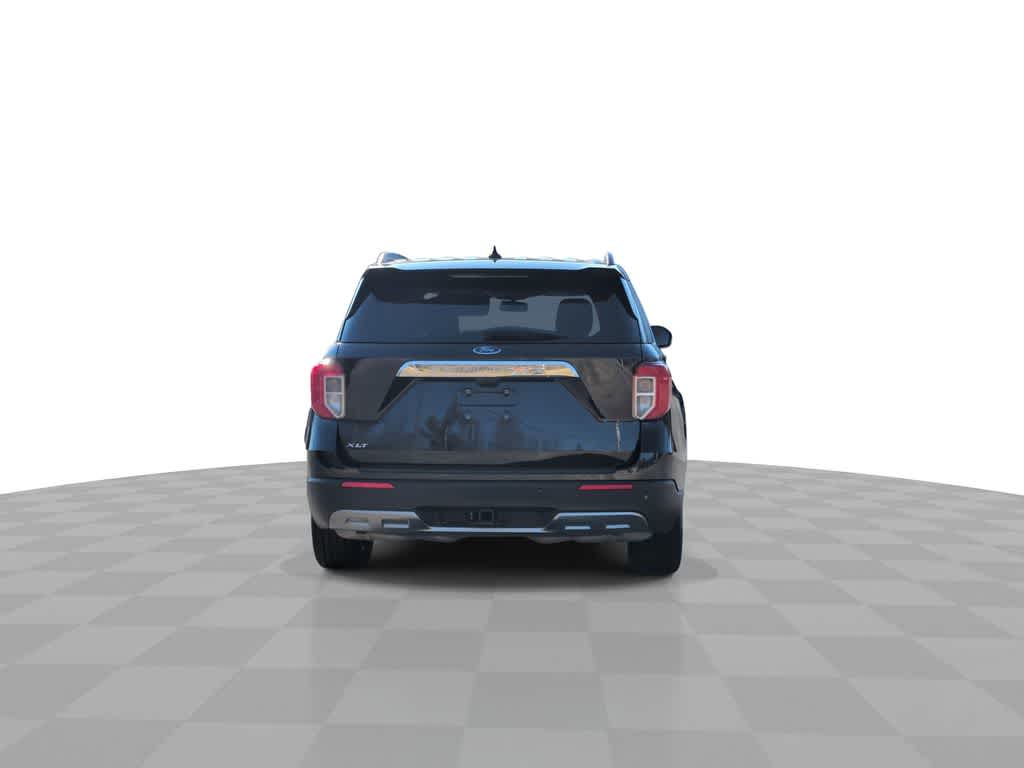 Thumbnail: 2022 Ford Explorer - 7