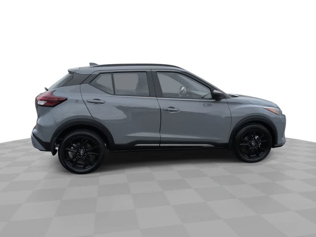 Thumbnail: 2023 Nissan Kicks - 9