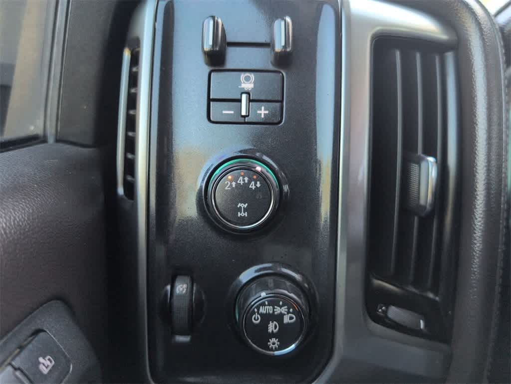 Thumbnail: 2019 Chevrolet Silverado 2500 - 27