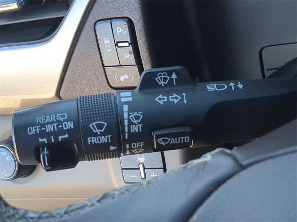 Thumbnail: 2017 Chevrolet Tahoe - 26