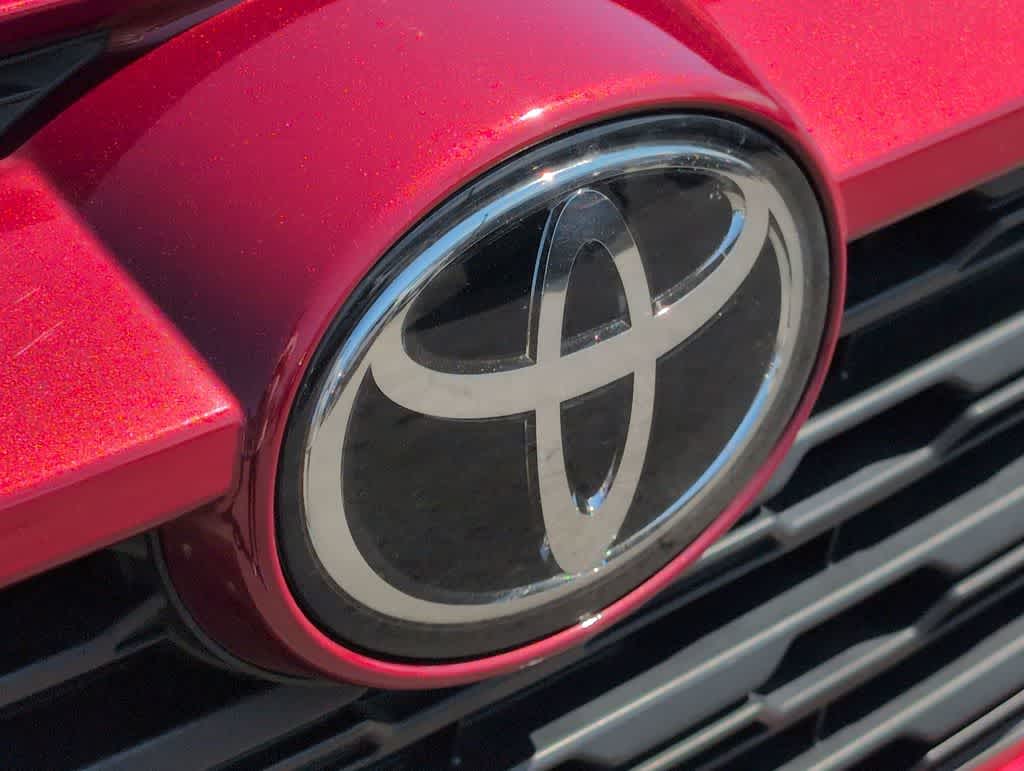Thumbnail: 2021 Toyota RAV4 - 12