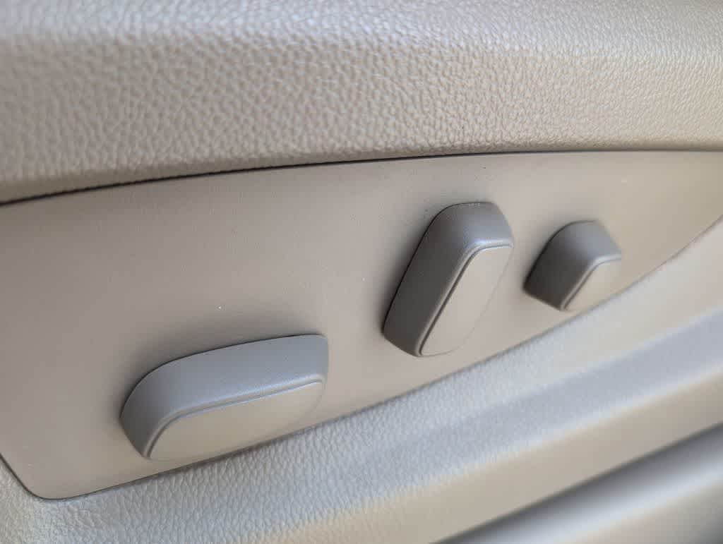Thumbnail: 2016 GMC Yukon - 17