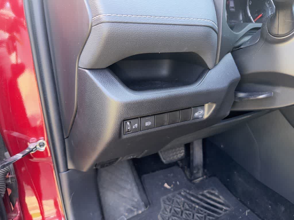 Thumbnail: 2021 Toyota RAV4 - 6