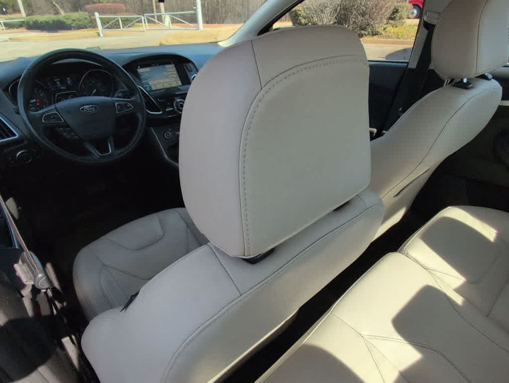 Thumbnail: 2018 Ford Focus - 19