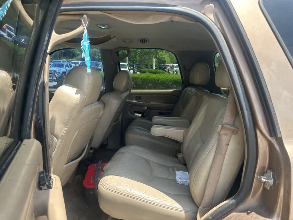 2004 Chevrolet Tahoe  7