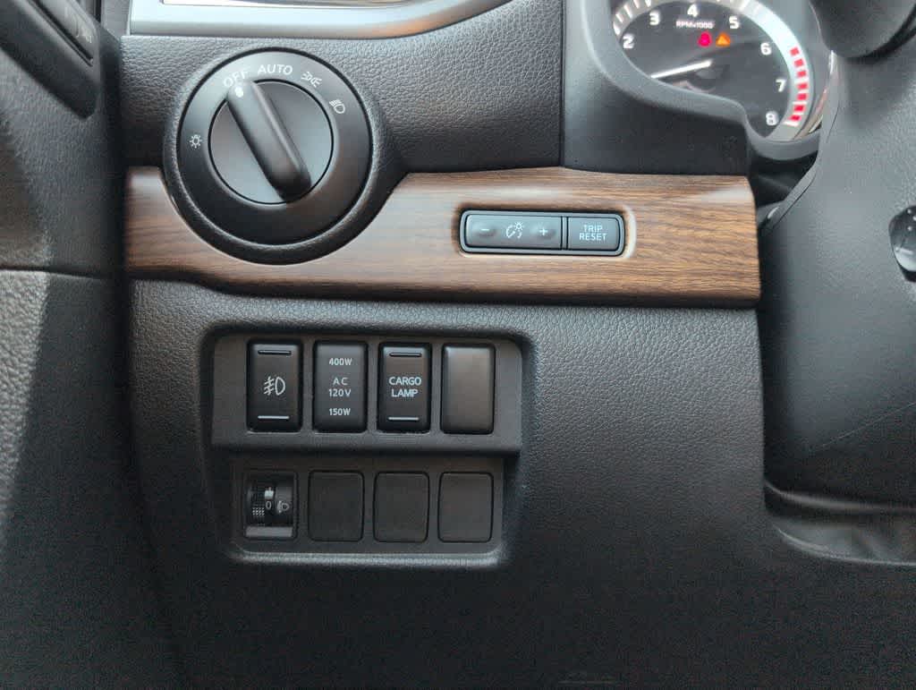 Thumbnail: 2017 Nissan Titan - 27