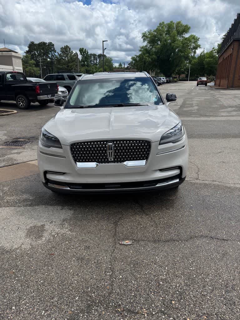Thumbnail: 2023 Lincoln Aviator - 3