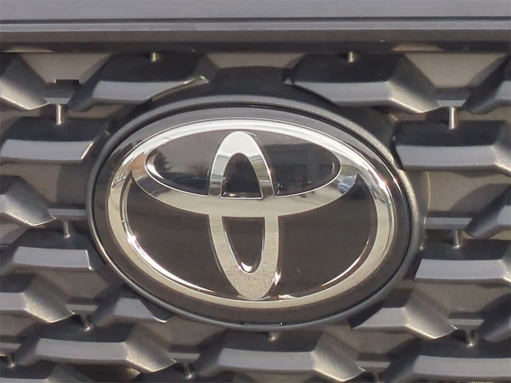 Thumbnail: 2022 Toyota Corolla Cross - 11