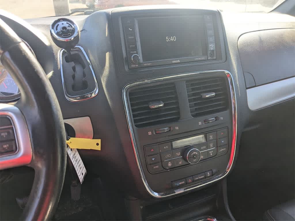 Thumbnail: 2016 Dodge Grand Caravan - 26