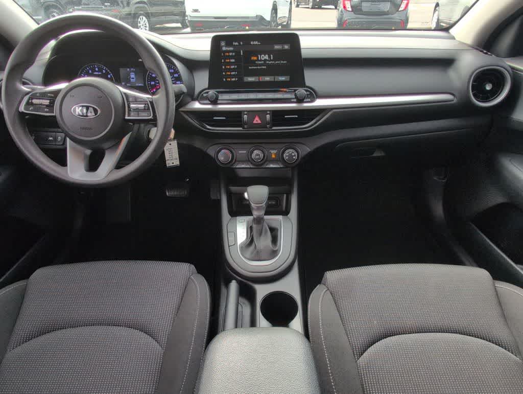 Thumbnail: 2021 Kia Forte - 16