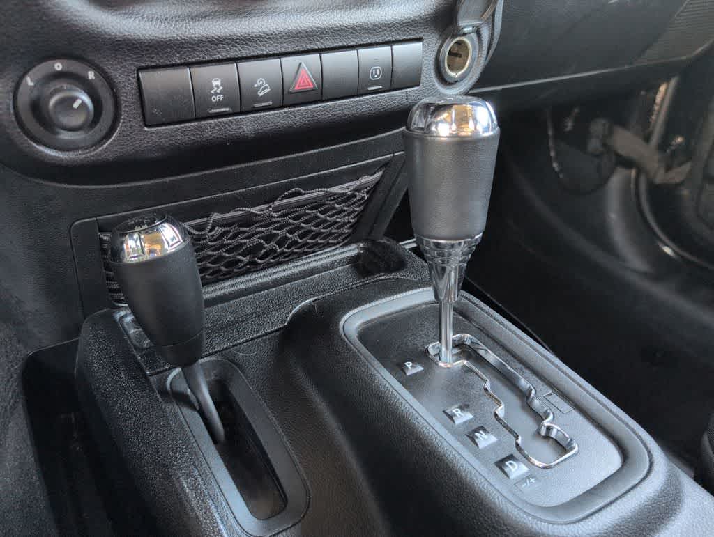 Thumbnail: 2017 Jeep Wrangler - 31