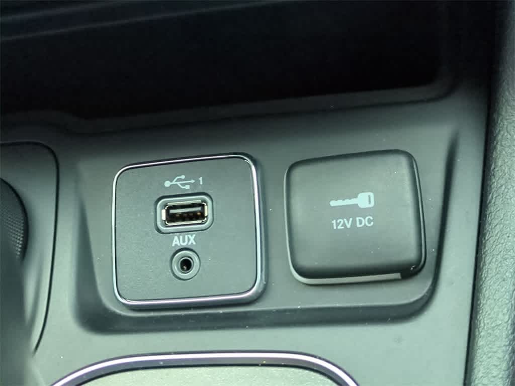 Thumbnail: 2019 Jeep Cherokee - 31