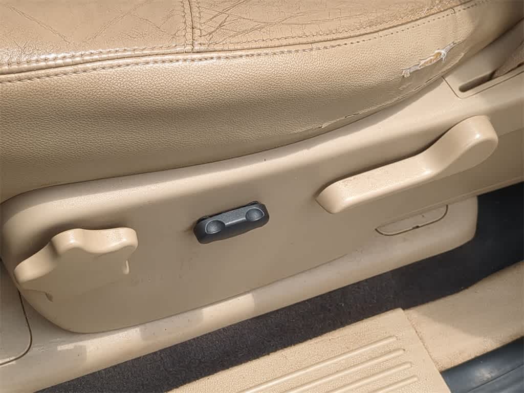 Thumbnail: 2011 GMC Sierra 1500 - 17