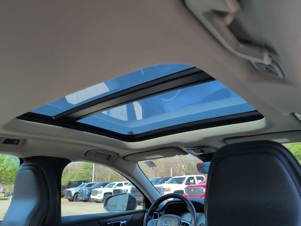 Thumbnail: 2020 Volvo S60 - 22