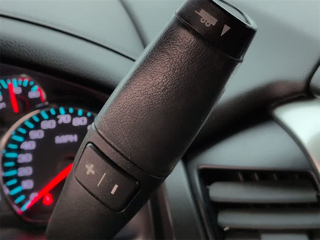 Thumbnail: 2019 Chevrolet Tahoe - 32