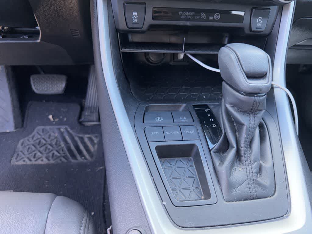 Thumbnail: 2021 Toyota RAV4 - 9