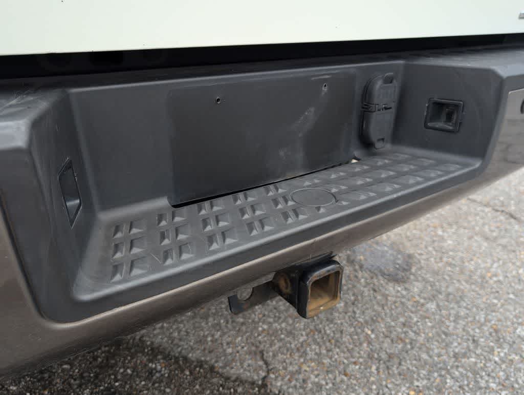 Thumbnail: 2017 Nissan Titan - 35