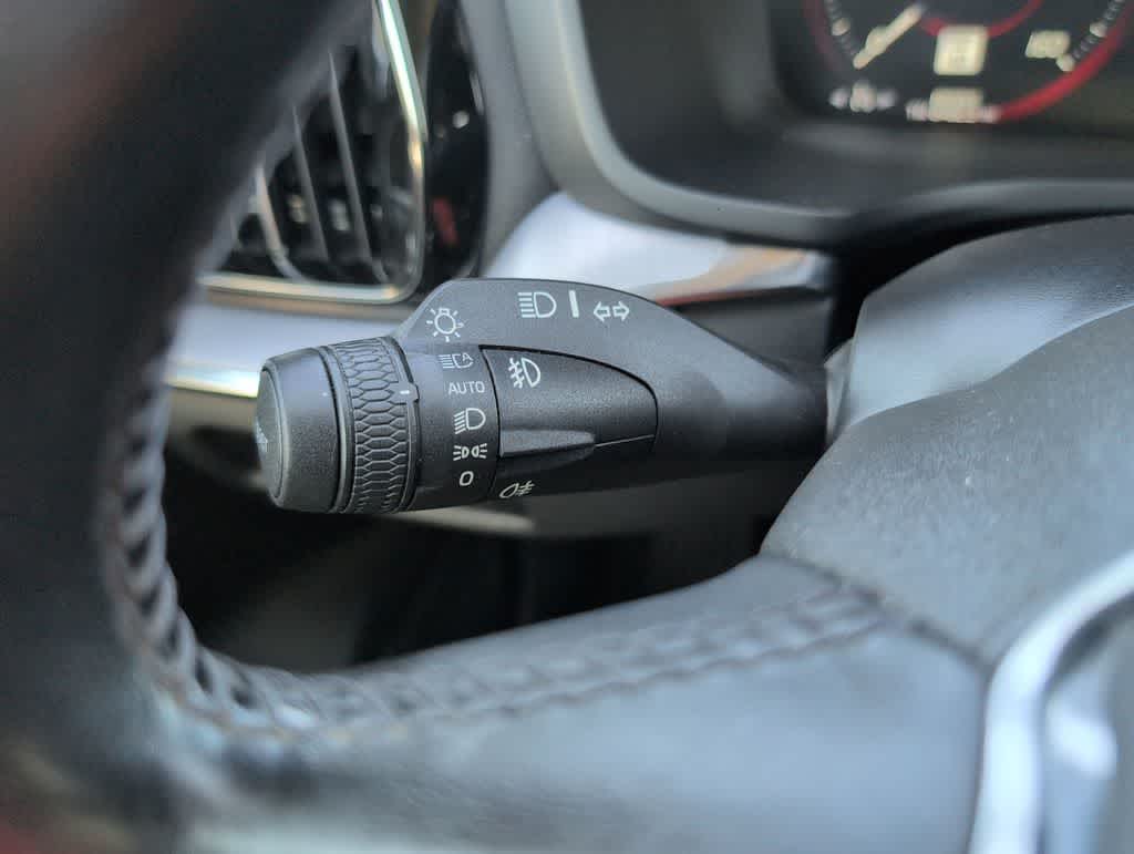 Thumbnail: 2020 Volvo S60 - 28