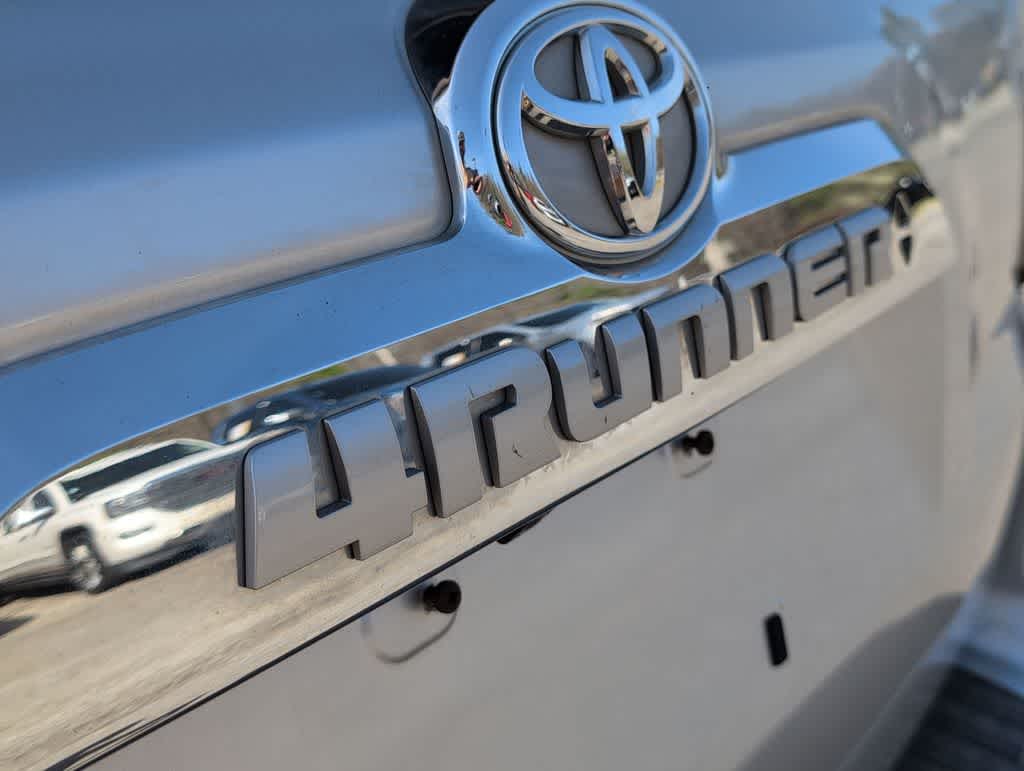 Thumbnail: 2015 Toyota 4Runner - 13