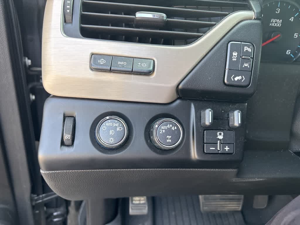 Thumbnail: 2019 GMC Yukon XL - 12