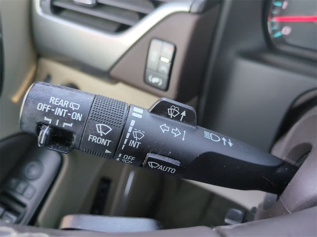 Thumbnail: 2018 Chevrolet Suburban - 27