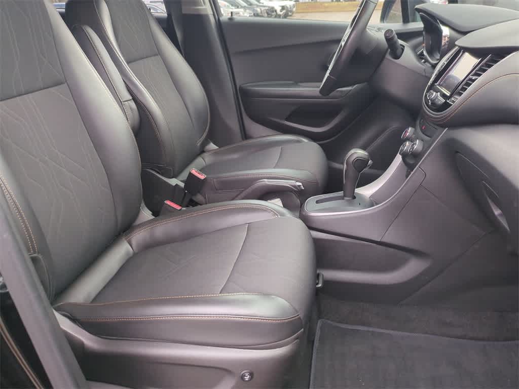 Thumbnail: 2022 Chevrolet Trax - 21