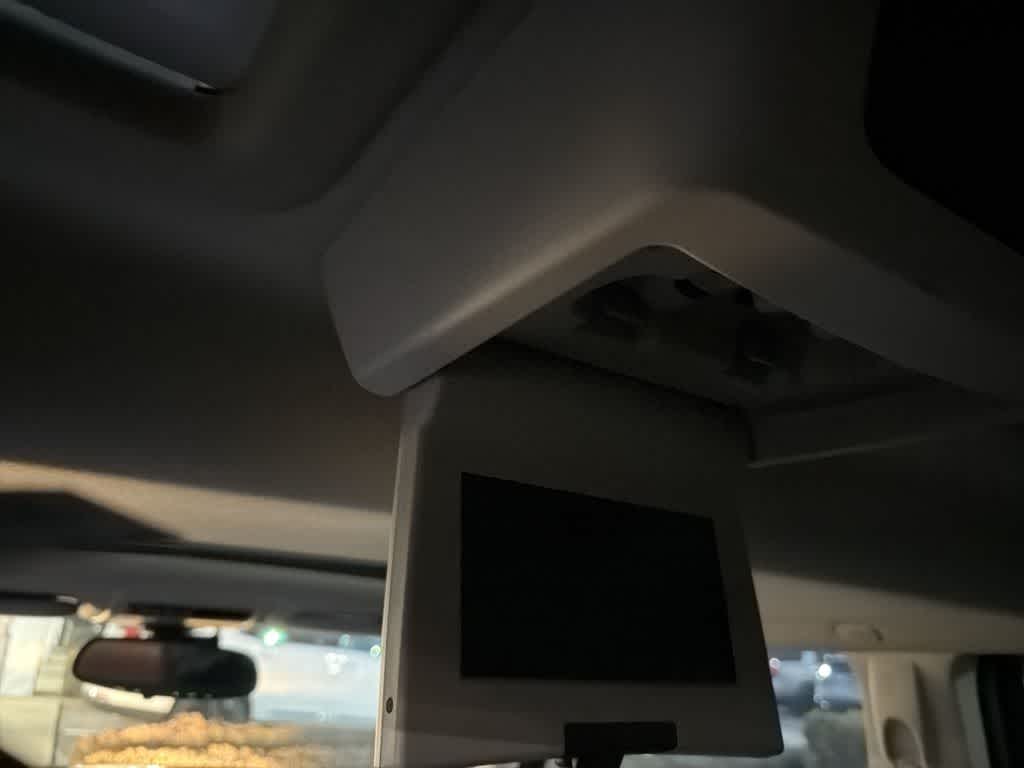 Thumbnail: 2007 Jeep Commander - 16