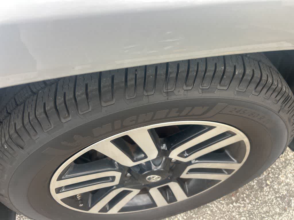 Thumbnail: 2015 Toyota 4Runner - 16