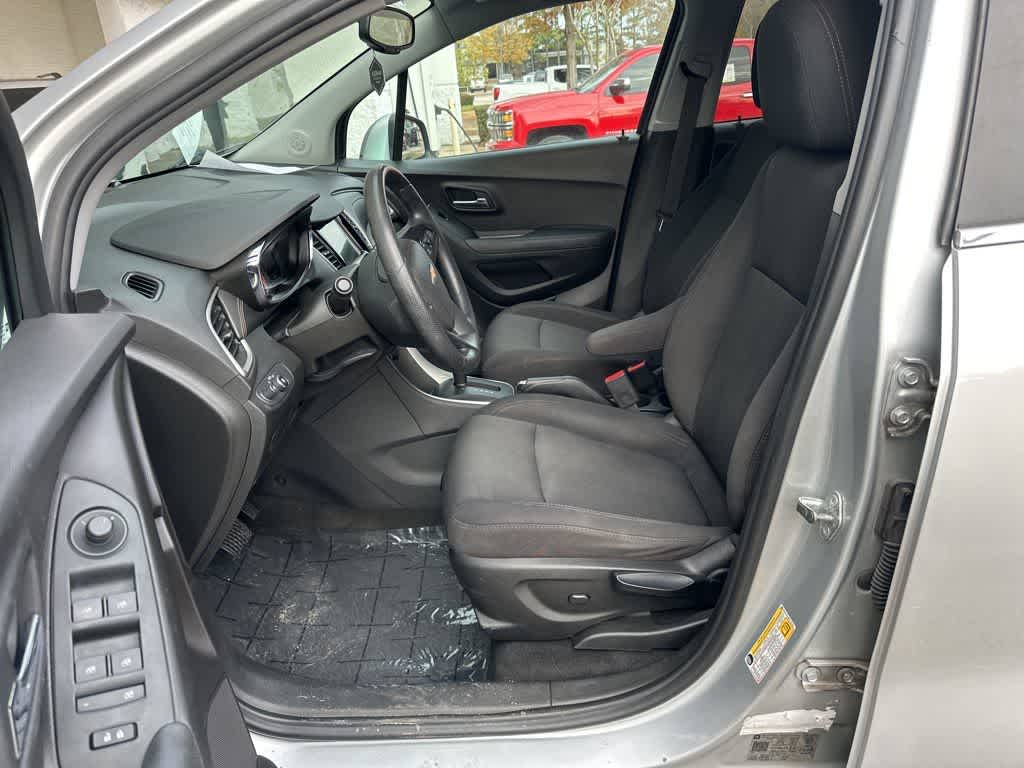 Thumbnail: 2019 Chevrolet Trax - 10