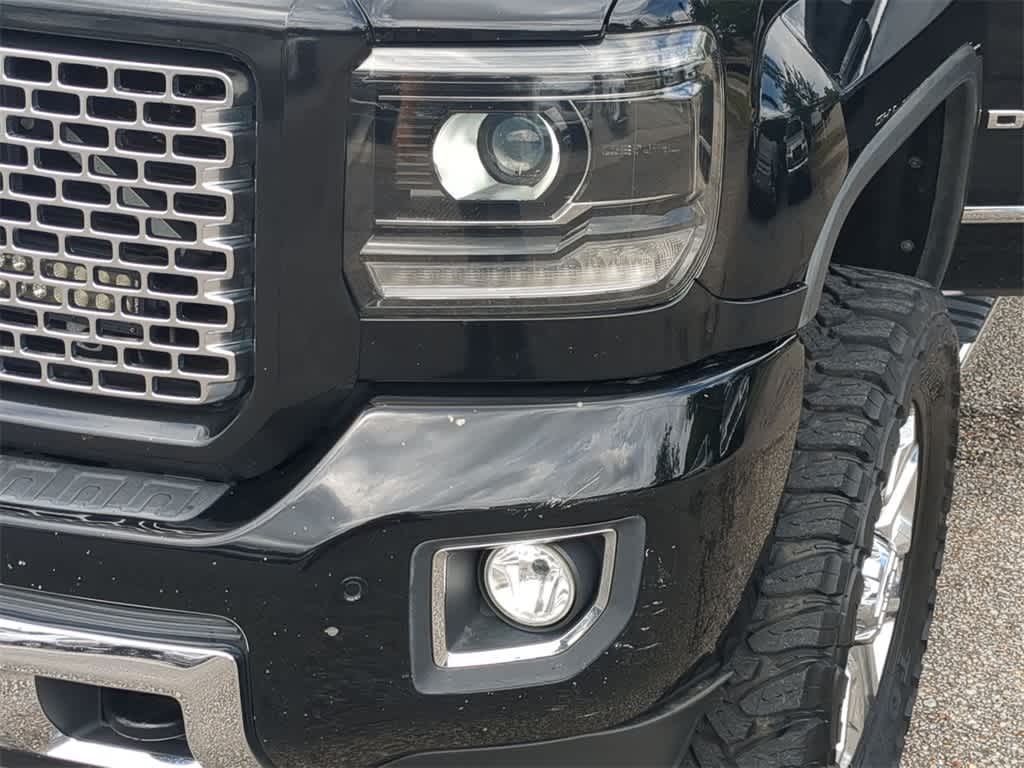 2016 GMC Sierra 2500 Denali 11