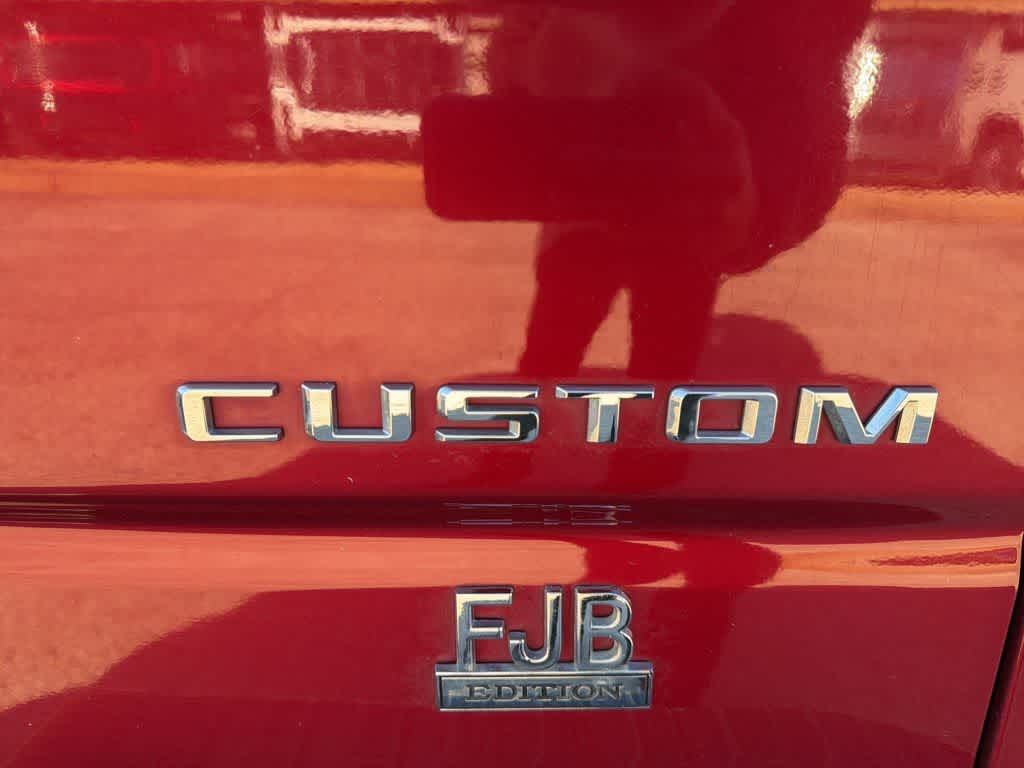 Thumbnail: 2019 Chevrolet Silverado 1500 - 22