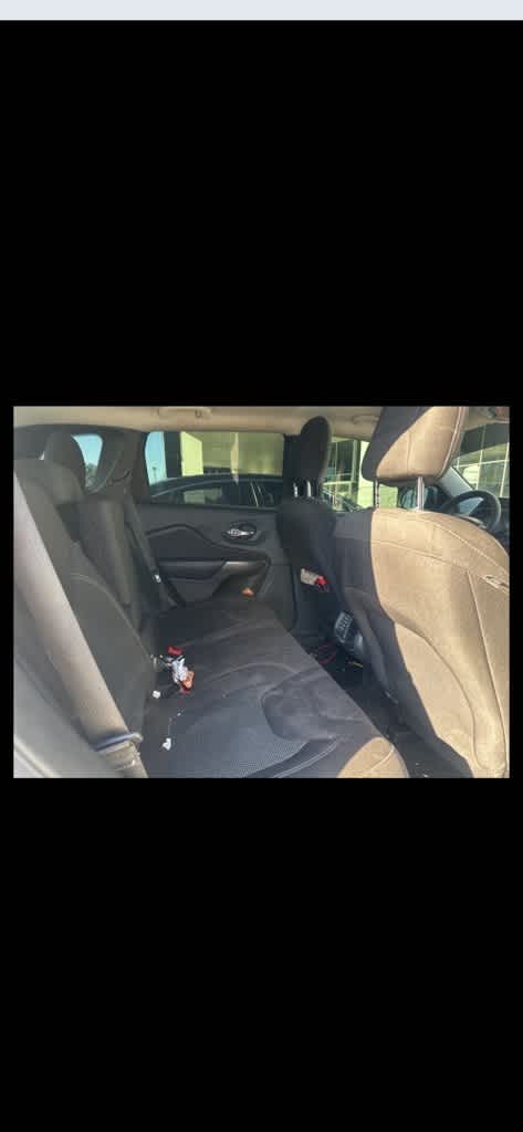 Thumbnail: 2021 Jeep Cherokee - 14