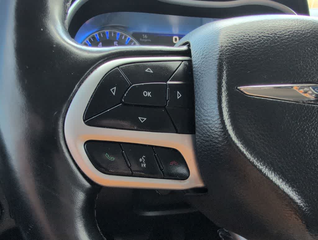 Thumbnail: 2019 Chrysler 300 - 24