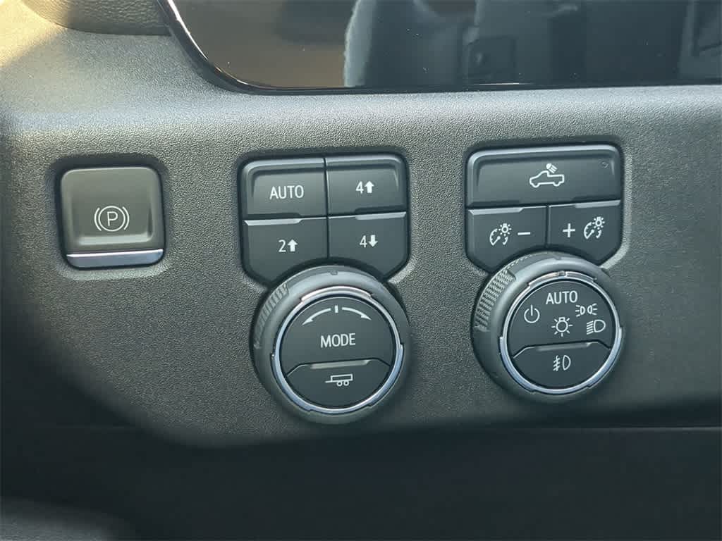 Thumbnail: 2023 Chevrolet Silverado 1500 - 26