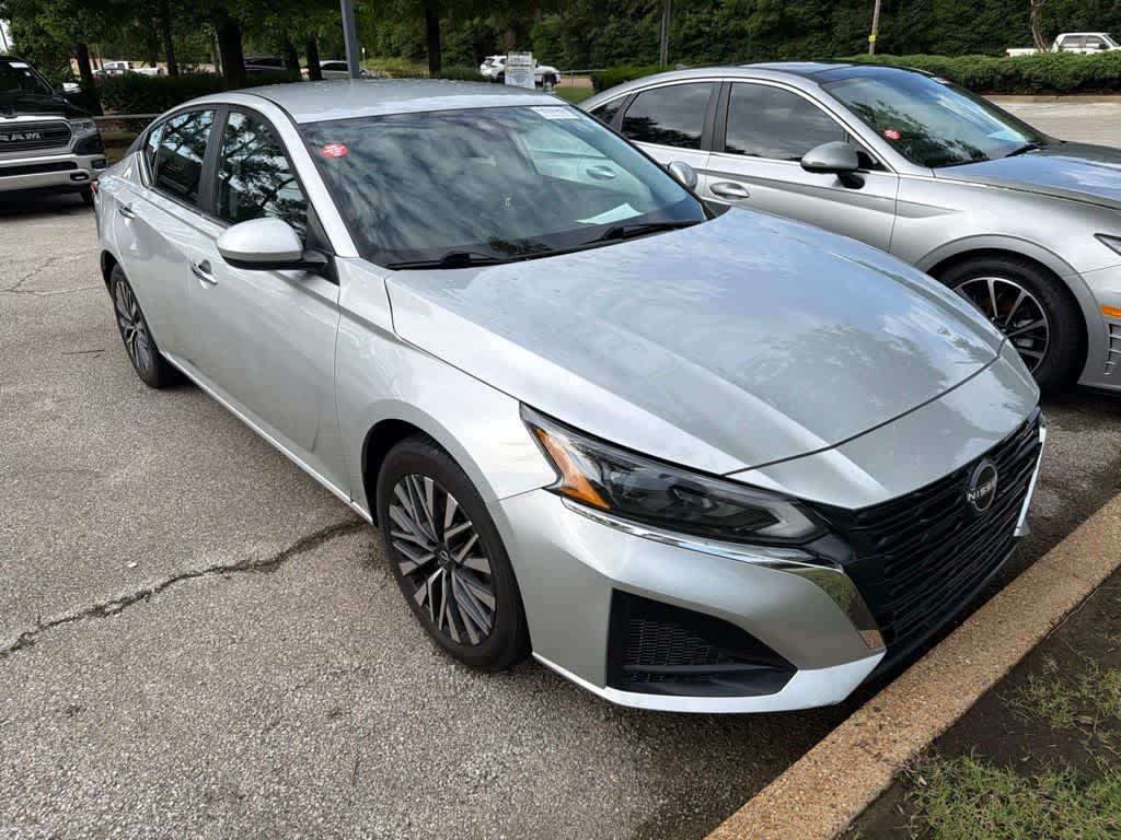 Thumbnail: 2023 Nissan Altima - 3