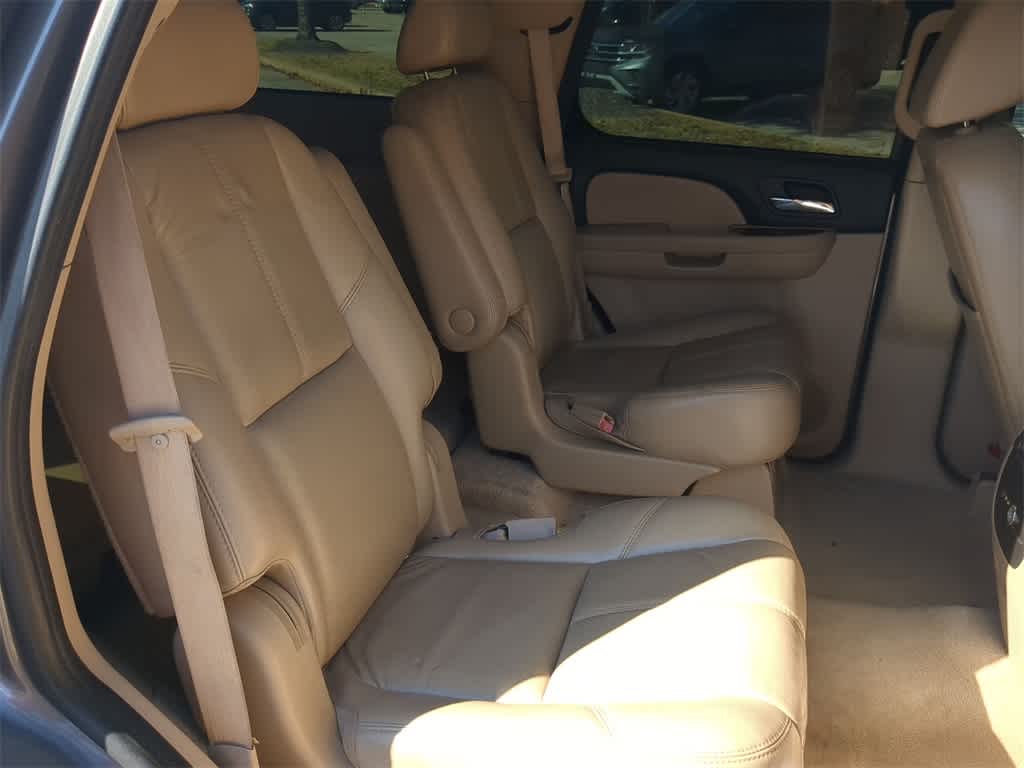 Thumbnail: 2007 Chevrolet Tahoe - 21