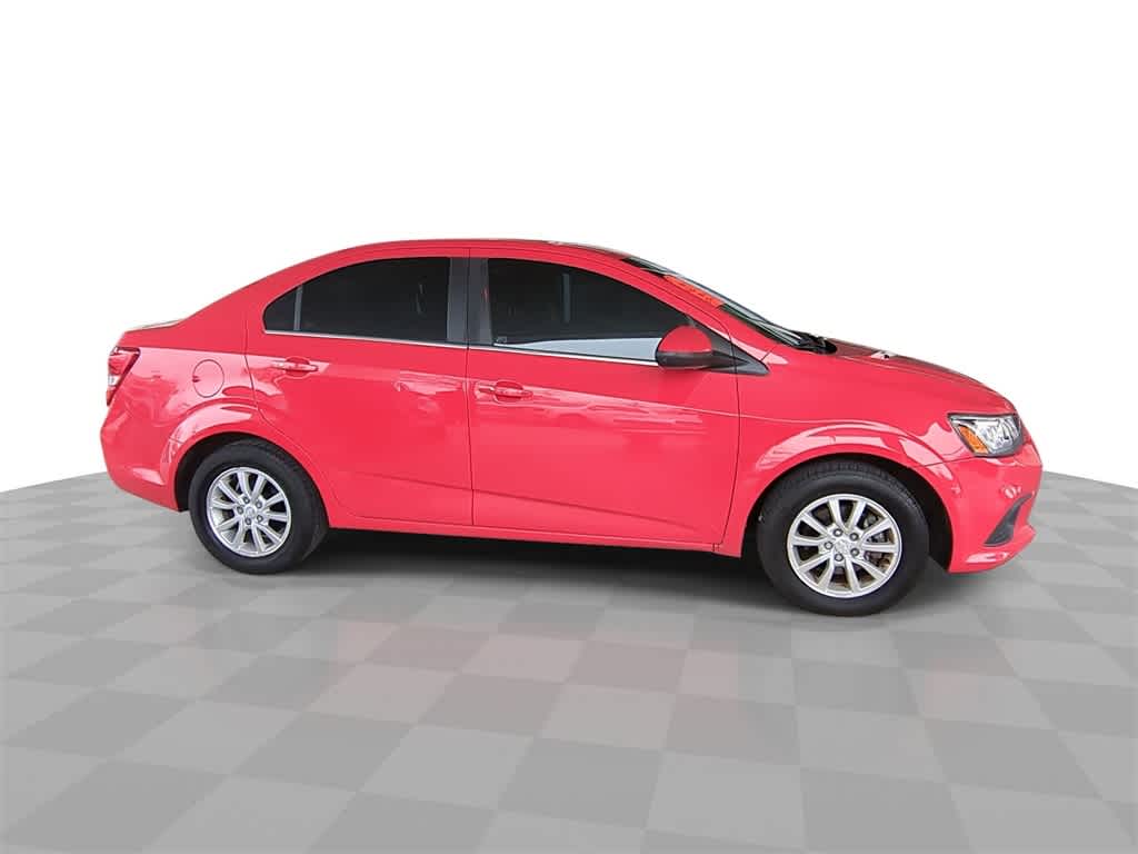 Thumbnail: 2017 Chevrolet Sonic - 9