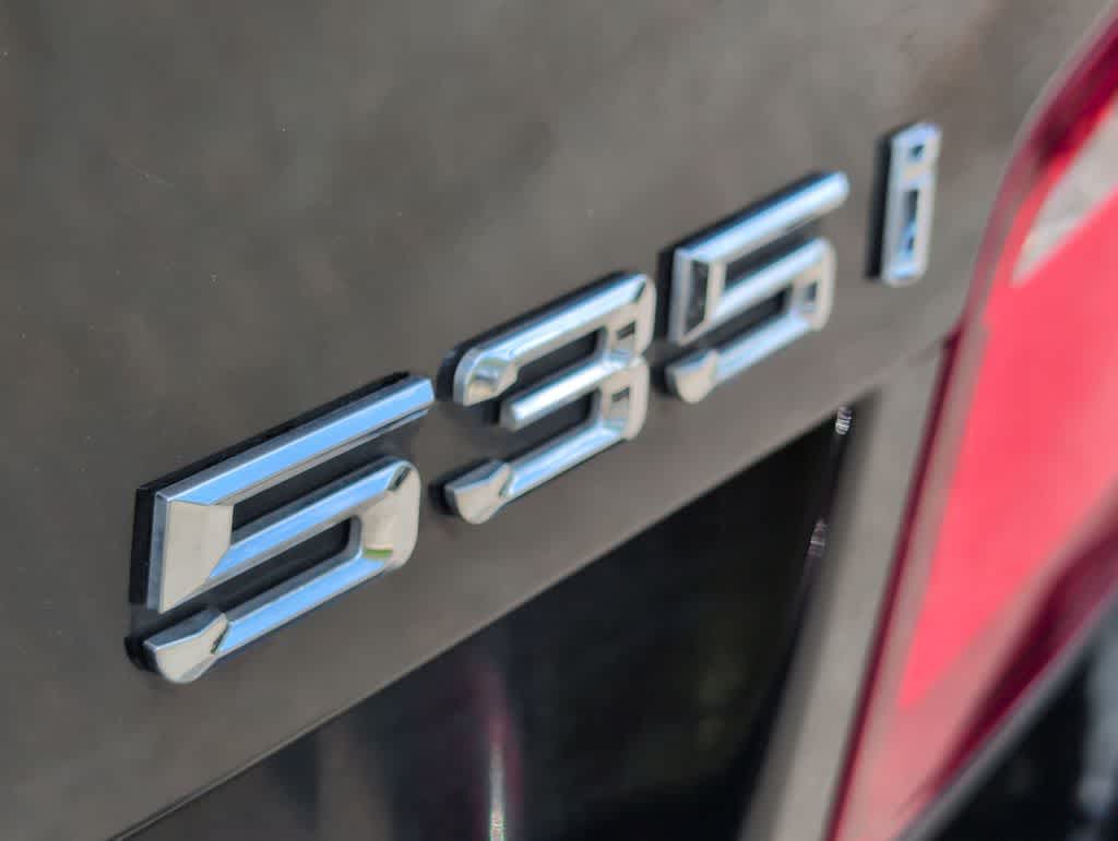 Thumbnail: 2011 BMW 5 Series - 13