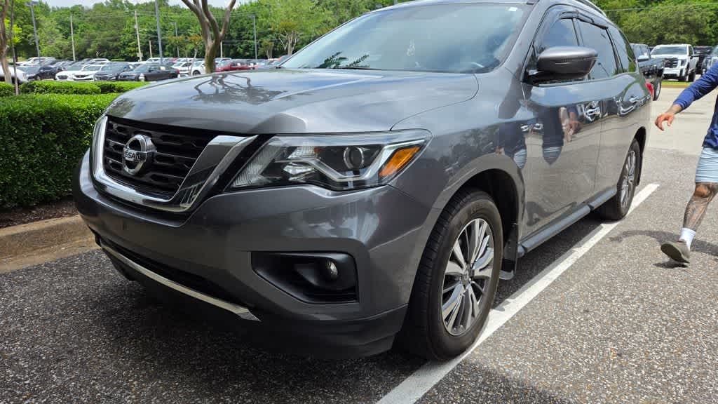 Thumbnail: 2018 Nissan Pathfinder - 2