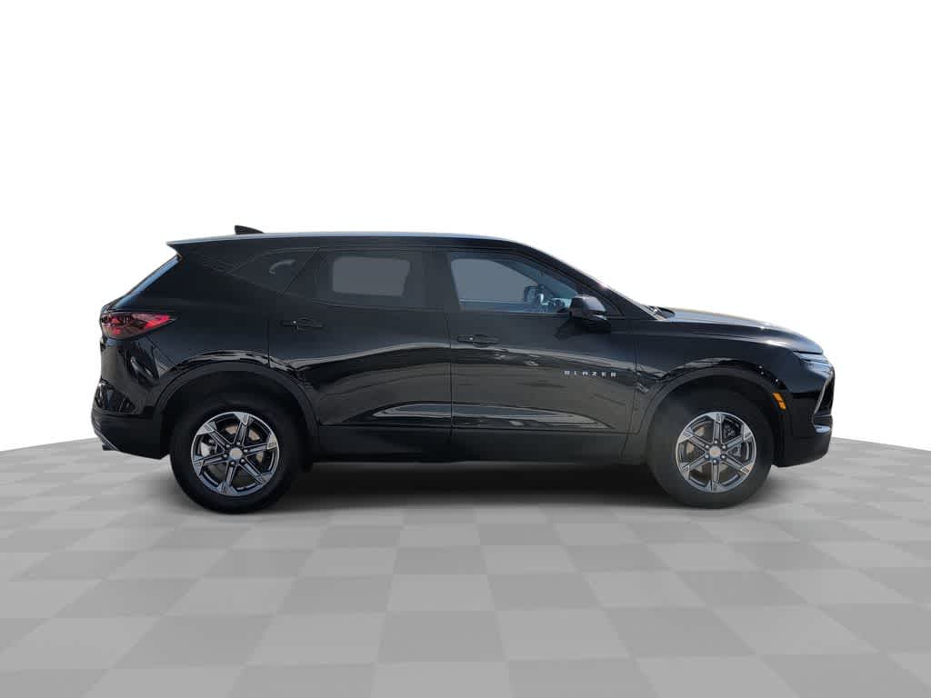 Thumbnail: 2023 Chevrolet Blazer - 9
