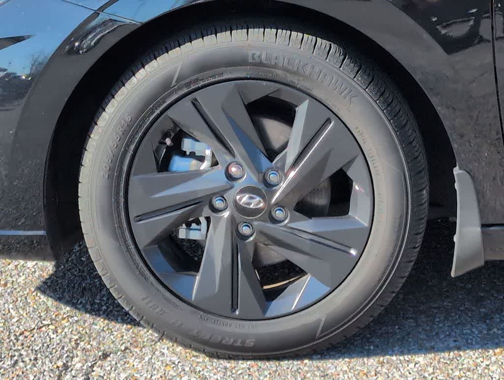 Thumbnail: 2022 Hyundai Elantra - 13