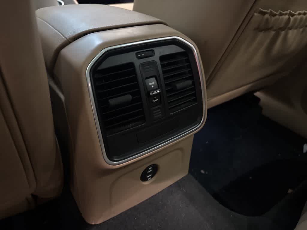 2021 Porsche Macan S 25