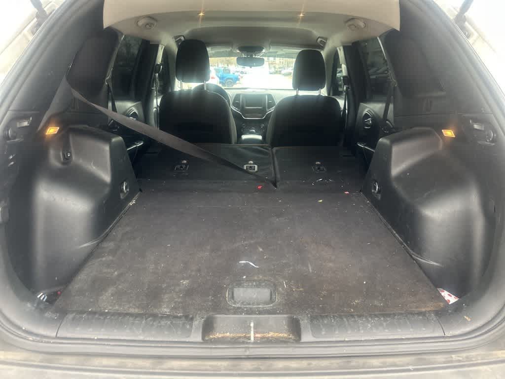 Thumbnail: 2021 Jeep Cherokee - 22