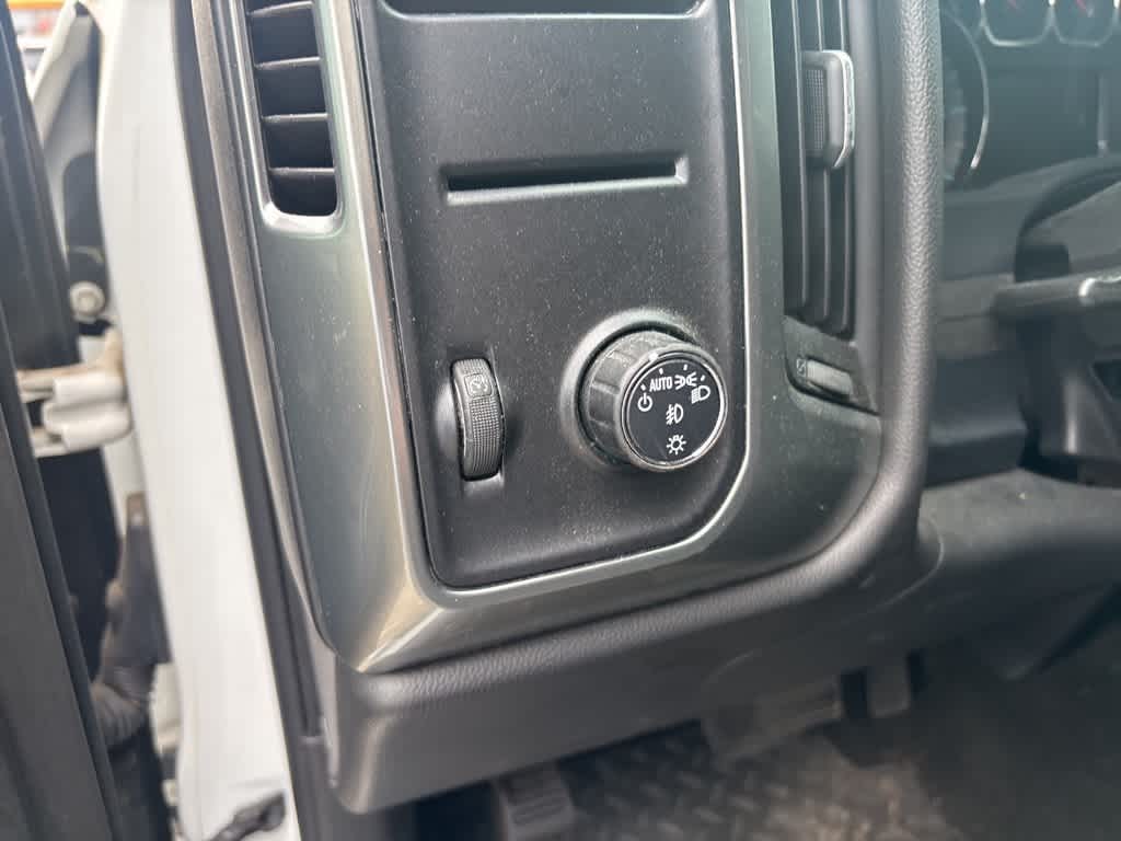 Thumbnail: 2017 Chevrolet Silverado 1500 - 4