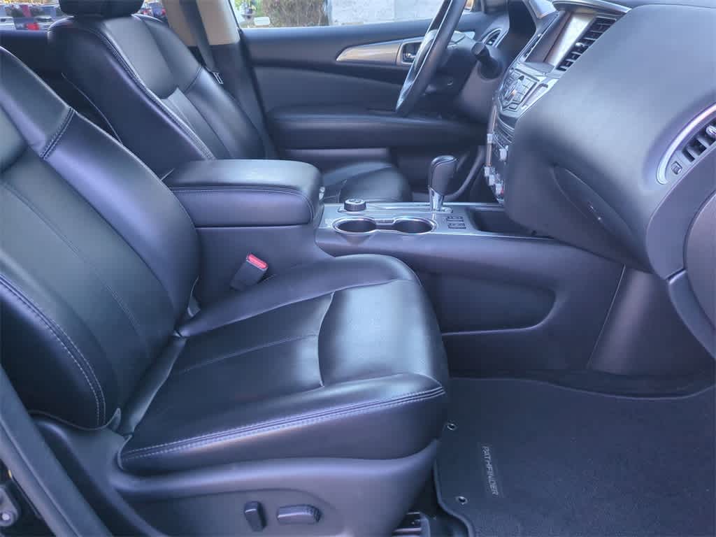 Thumbnail: 2017 Nissan Pathfinder - 22