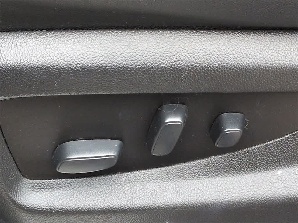 Thumbnail: 2019 Chevrolet Tahoe - 17