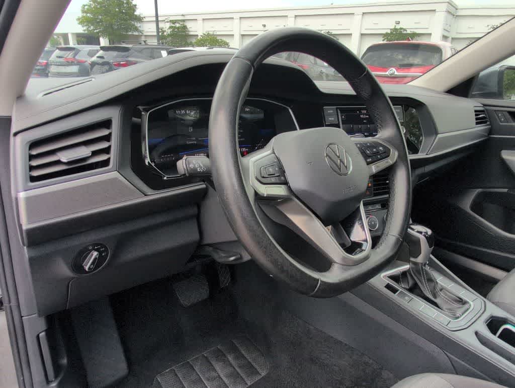 Thumbnail: 2024 Volkswagen Jetta - 10