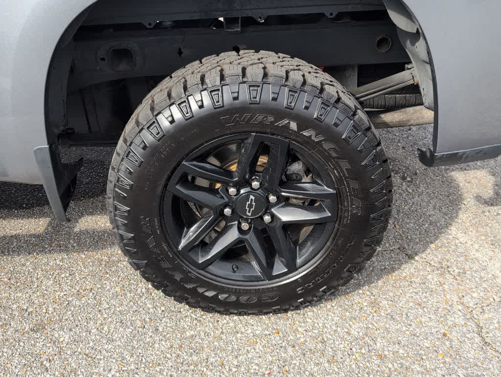 Thumbnail: 2020 Chevrolet Silverado 1500 - 13