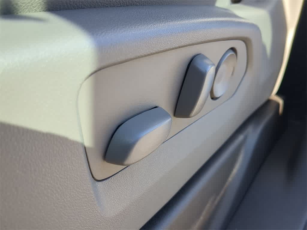 Thumbnail: 2022 Chevrolet Silverado 1500 - 18